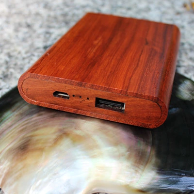 Factory Sell Bamboo Wood Portable Travel Mobile Power Bank 2600mAh 5V 2.1A Output Fast Rechargeable Treasure OEM ODM